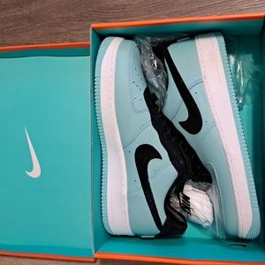 Nike Air Force One Low Tiffany & Co. 1837 (Friends and Family) Size 10